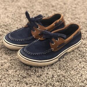 Boys Sperry Halyard boat shoes size 13.5